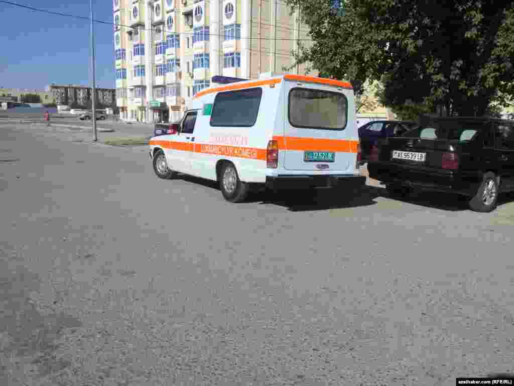 Lebap welaýatyntň Türkmenabat şäherindäki kiçi göwrümli tiz kömek ulaglarynyň biri. Bu ulaglaryň ýakynda daşary ýurtlarda satyn alynandygy habar berilýär.