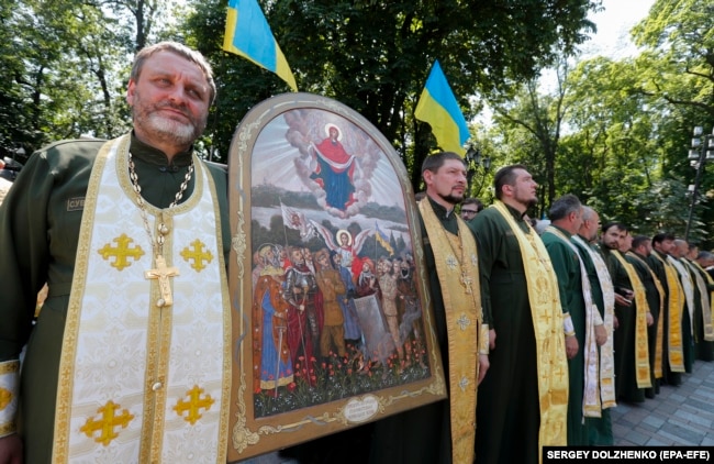 Військові капелани під час відзначення 1030-річчя хрещення Русі-України, коли була проведена хресна хода «За єдину помісну церкву». Київ, 28 липня 2018 року