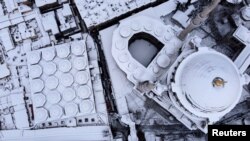 Džamija Nuruosmanije i Veliki bazar pod snijegom, Istanbulu, Turska, 25. januara 2022.