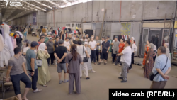 "Мадина" базарынын сатуучулары акцияга чыгышты.