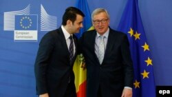 Premierul Chiril Gaburici şi preşedintele Comisiei Europene Jean Claude Juncker, la Bruxelles, 16 martie 2015