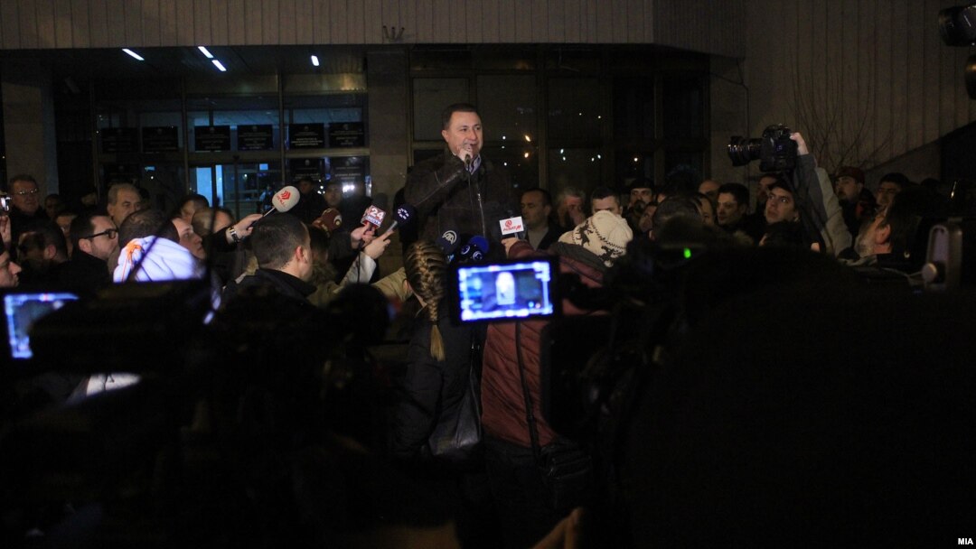 Претседателот на ВМРО-ДПМНЕ Никола Груевски се обраќа на собраните граѓани пред ДИК, Скопје, 17.12.2016