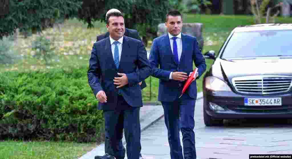МАКЕДОНИЈА - Вицепремиерот за борба против корупцијата Љупчо Николовски денеска изјави дека не се гледа себеси како кандидат за премиерската функција.
