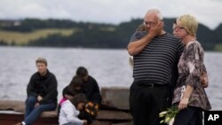 Остров Утойя: минута молчания в память о погибших, 25 июля 2011 года