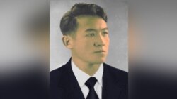 Байдылда акын агымга каршы сүзгөн