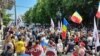 Moldova - proteste la CEC după ce s-a anunțat că nu vor fi deschide decât 139 de secții de votare peste hotare, Chisinau 7 iunie 2021.