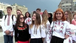 «Українець ідентифікується через вишиванку» – ​​вишиванкова хода в Харкові (відео)