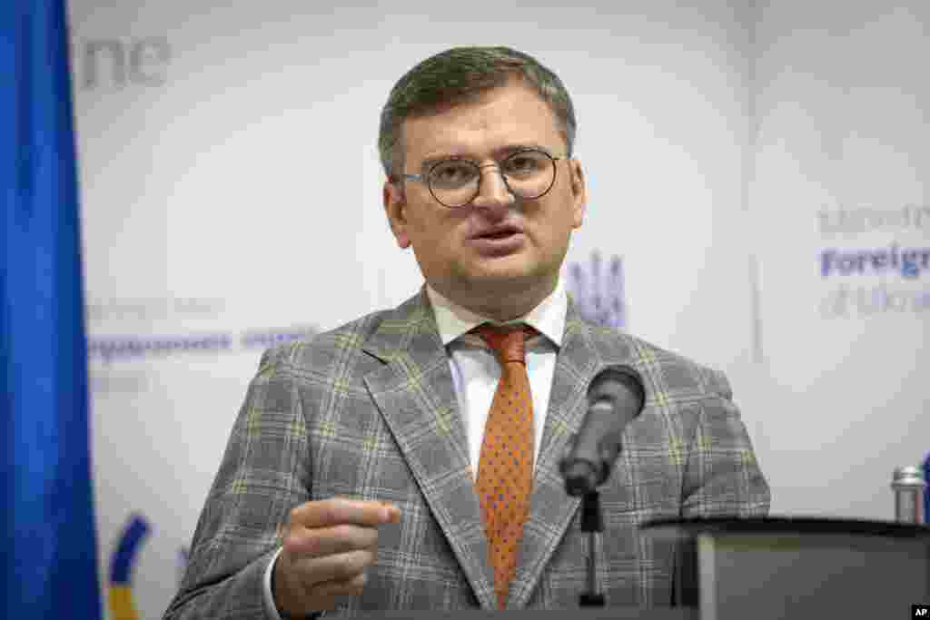 УКРАИНА -&nbsp;Украинскиот министер за надворешни работи Дмитро Кулеба на 2 ноември изјави дека Киев е уверен во отворањето на преговорите за членство во ЕУ оваа година, пофалувајќи ги реформите што Украина ги спроведла дури и покрај руската инвазија.