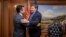 Kryeministri i Maqedonisë, Zoran Zaev dhe zv/ndimës Sekretari amerikan i Shtetit për Çështje Evropiane, Matthew Palmer. Foto nga arkivi. 
