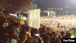 معترضان در مالزی به طور گسترده‌ای از شبکه‌های اجتماعی مانند یوتیوب یا فیس‌بوک برای پخش اخبار و تصاویر استفاده می‌کنند