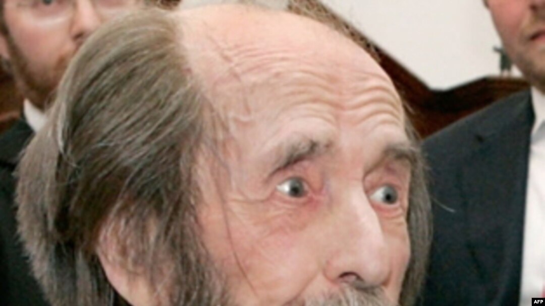 Aleksandr Solzhenitsyn at his home outside Moscow in June 2007