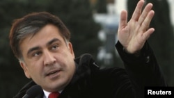 Утверждение Саакашвили в Грузии некоторые восприняли как фактическое признание официальным Тбилиси независимости Абхазии