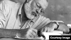 Amerika yazıçısı Ernest Hemingway