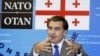 Gürcüstan prezidenti Mikhail Saakashvili NATO ilə bağlı konfransda çıxış edərkən