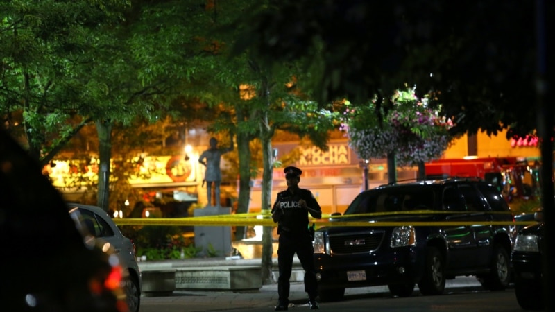 Маж убил една жена и ранил десетина луѓе во Торонто по што се самоубил