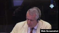 Martin Bell na suđenju Karadžiću