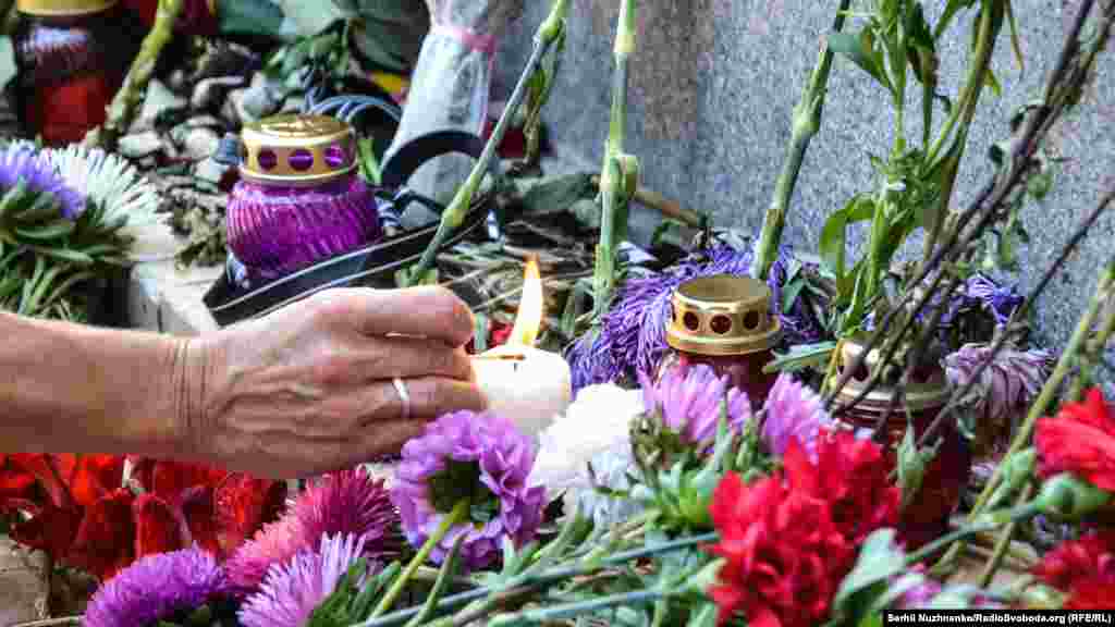 Бої за Іловайськ тривали з 18 по 29 серпня 2014 року. 29 серпня 2014 року російські війська розстріляли колони українських військових які виходили з Іловайська, по домовленому «зеленому коридору»