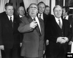 Андрій Громико, Леонід Брежнєв і Гельмут Шмідт. 1982 рік