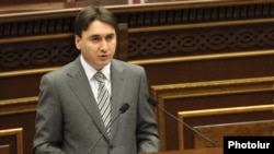 Armenia - Deputy Prime Minister Armen Gevorgian addresses the parliament, Yerevan, 17Jun2013.