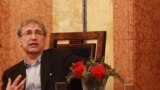 Scriitorul Orhan Pamuk la Praga