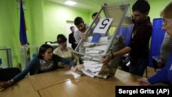 За законом, Центрвиборчком має встановити остаточні результати голосування до 10 квітня