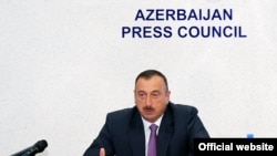 Azerbaijan - President Ilham Aliyev meets members of the Press Council's board in Baku, 22Jul2010