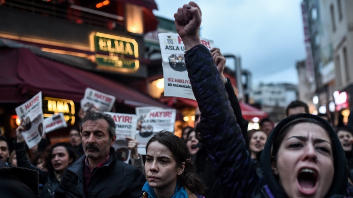 Thousands In Turkey Protest Against Giving Erdogan Greater Powers