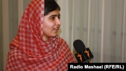 Malala Yousafzai gjatë një interviste për Radion Evropa e Lirë