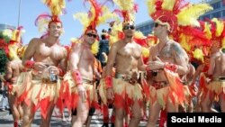 Участники традиционного гей-парада Christopher Street Day