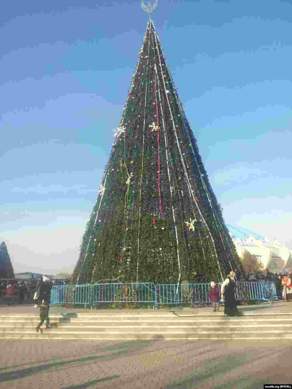Uzbekistan - New Year celebrations in Tashkent (15), 28Dec2014