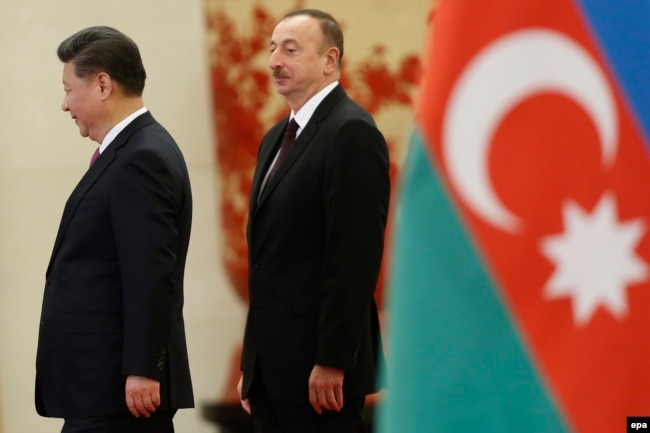 Presidenti i Azerbajxhanit, Ilham Aliyev, ndjek nga afër politikën e Kinës