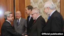 Президент Армении Серж Саргсян принимает сопредседателей Минской группы ОБСЕ, Ереван, 16 марта 2011 г.