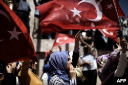 Демонстрация в поддержку Эрдогана после провала попытки переворота, Стамбул, 19 июля 2016 года