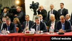 Armenian Prime Minister Karen Karapetian speaks at a Eurasian Intergovernmental Council meeting in Minsk, Belarus, 27Oct. 2016