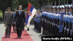 Aleksandra Vučića je prilikom posete Generalštabu Vojske Srbije u Beogradu dočekala počasna Garda, 31. jul 2012.