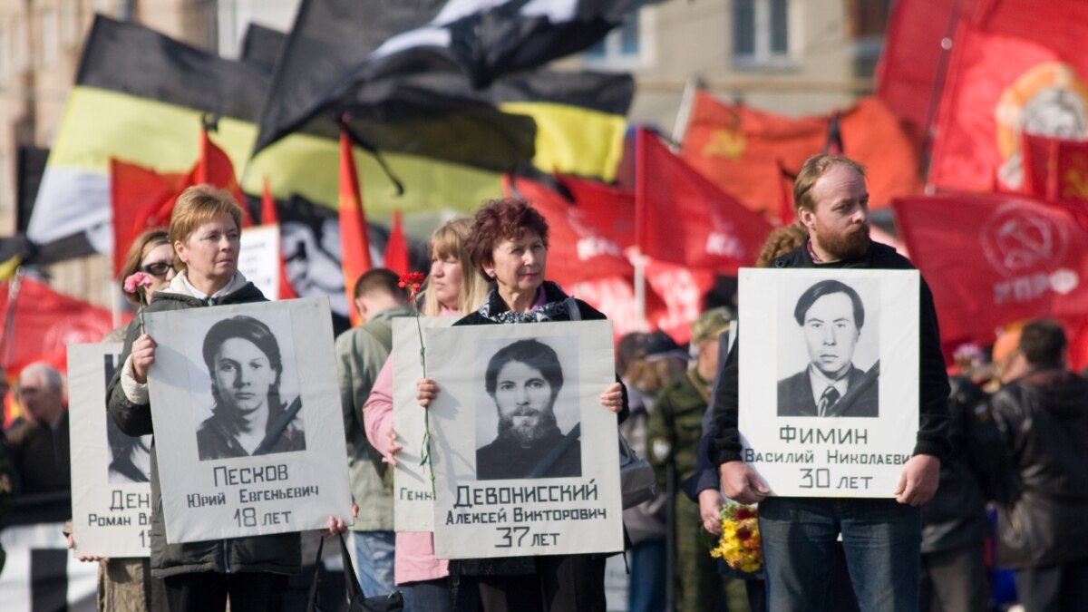 Октябрь 93-го: президент не нашел иных способов пресечь гражданскую войну