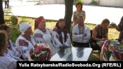 Дослідники з Дніпропетровського національного університету записують пісні від гурту «Криниця» з Підгороднього