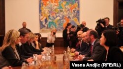 Predsednik Srbije Aleksandar Vučić na sastanku sa delegacijom Evropskod parlamenta