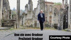 Plakat za film "Une vie avec Oradour"