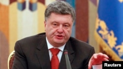 Петр Порошенко выступает на заседании Совета национальной безопасности Украины 4 ноября 2014 года