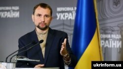 В оприлюдненому рішенні суду немає нічого про те, чи є символіка дивізії «Галичина» символікою націонал-соціалістичного тоталітарного режиму, заявив колишній голова УІНП Володимир В’ятрович 