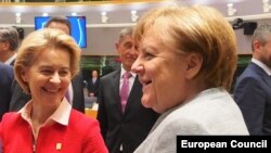 Германската канцеларка Ангела Меркел и шефицата на Европската комисија, Урсула фон дер Лајен
