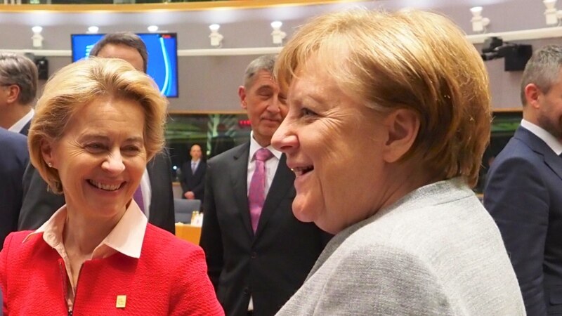 Средба Меркел - Лајен