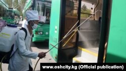 Дезинфекция общественного транспорта в Кыргызстане. Иллюстративное фото.