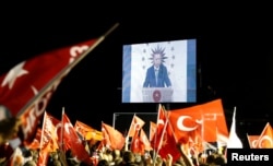 АК партиянын тарапкерлери. Стамбул, 24-июнь, 2018-жыл.