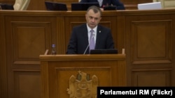 Premierul Ion Chicu în Parlament, aprilie 2020