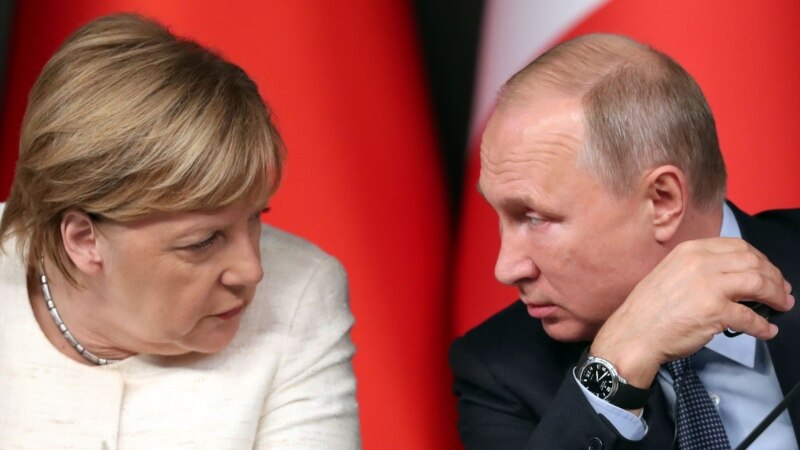 Меркел и Путин телефонски разговараа за конфликтите во Украина и Сирија 