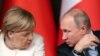 Меркель двічі за добу нагадала Путіну про українських моряків