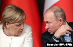 Cancelarul Germaniei, Angela Merkel și președintele rus Vladimir Putin la întîlnirea lor la Istanbul, 27 octombrie 2018