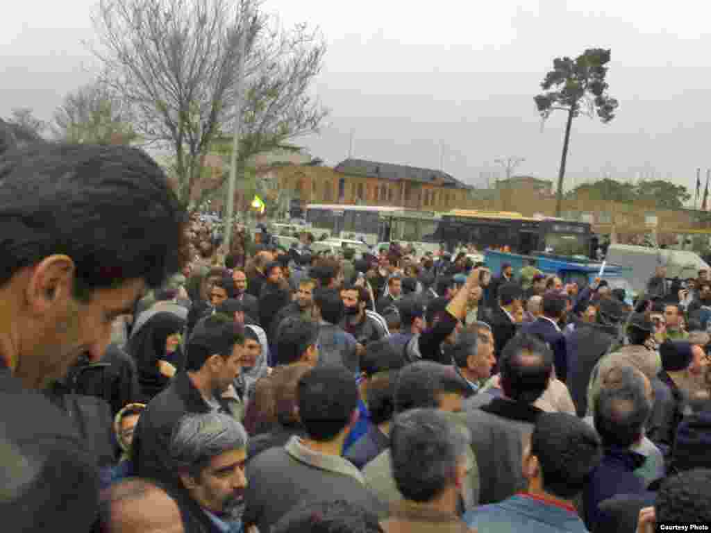 تظاهرات روز سه شنبه معلمان در برابر مجلس